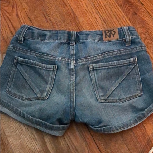 Kids shorts dkny - Picture 2 of 3